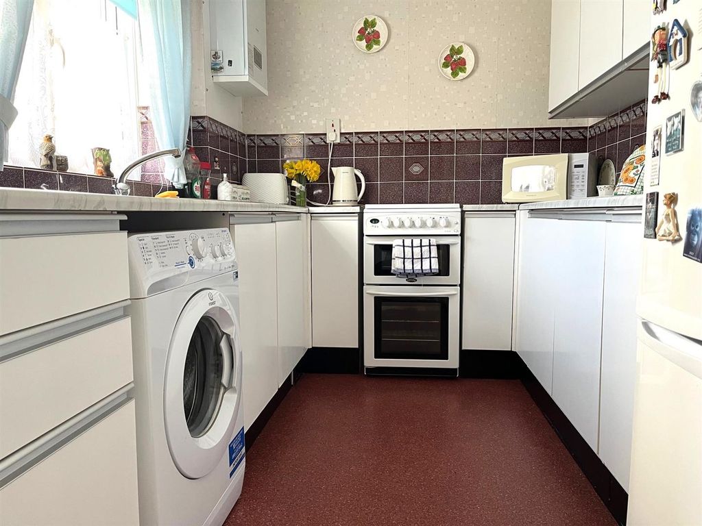 Property photo 3 of 14 4207 Kitchen.Jpg