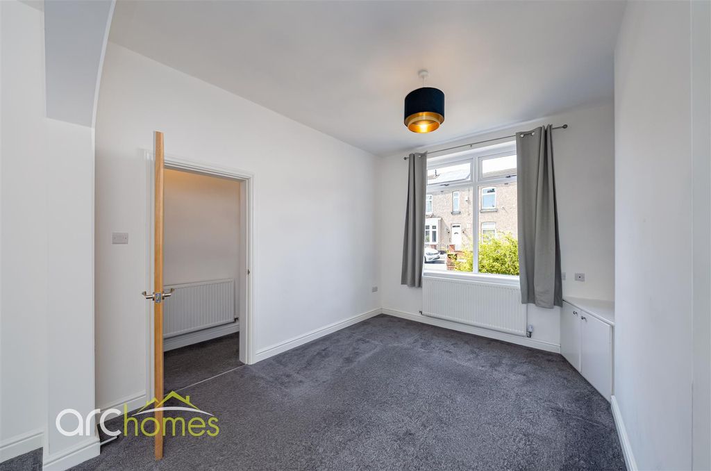 Property photo 2 of 17 Wargrave-1.Jpg