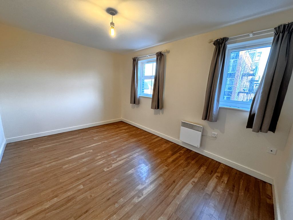 Property photo 2 of 10 Bedroom 1