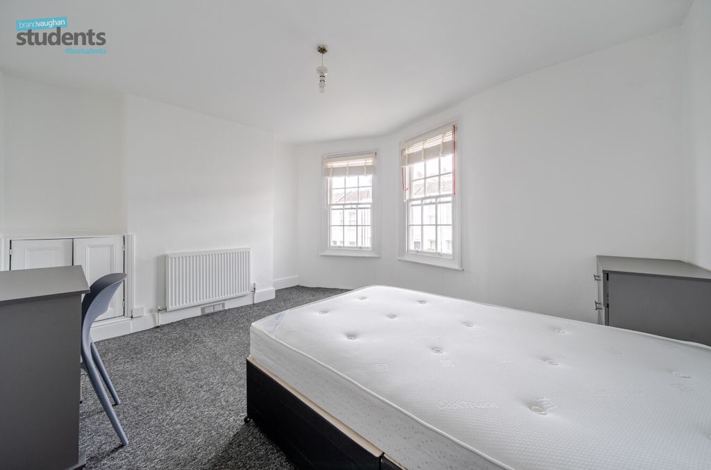 Property photo 3 of 11 A191F445-0Af0-411...