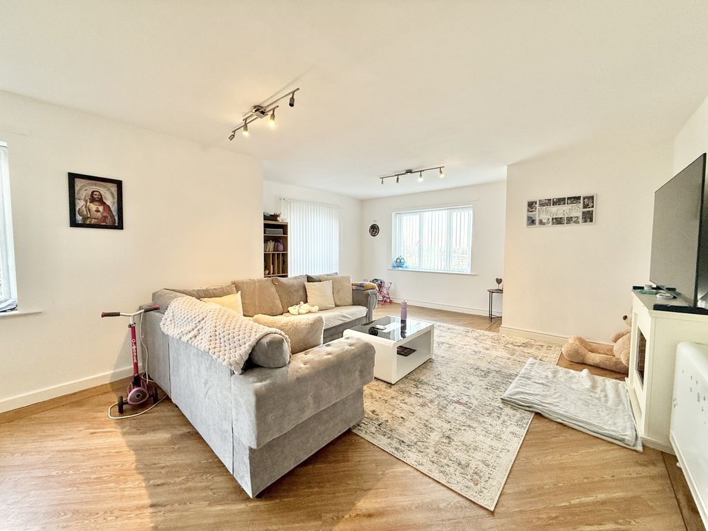 Property photo 3 of 12 Img_5262