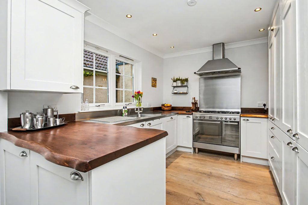 Property photo 2 of 17 Property Image 2