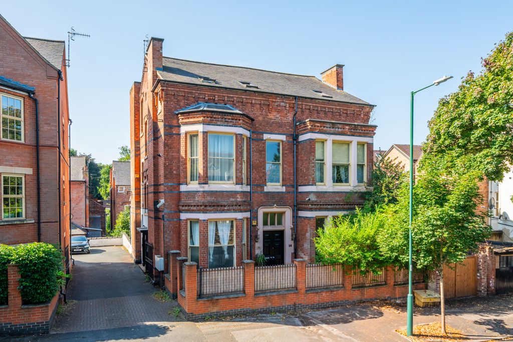 Property photo 1 of 15