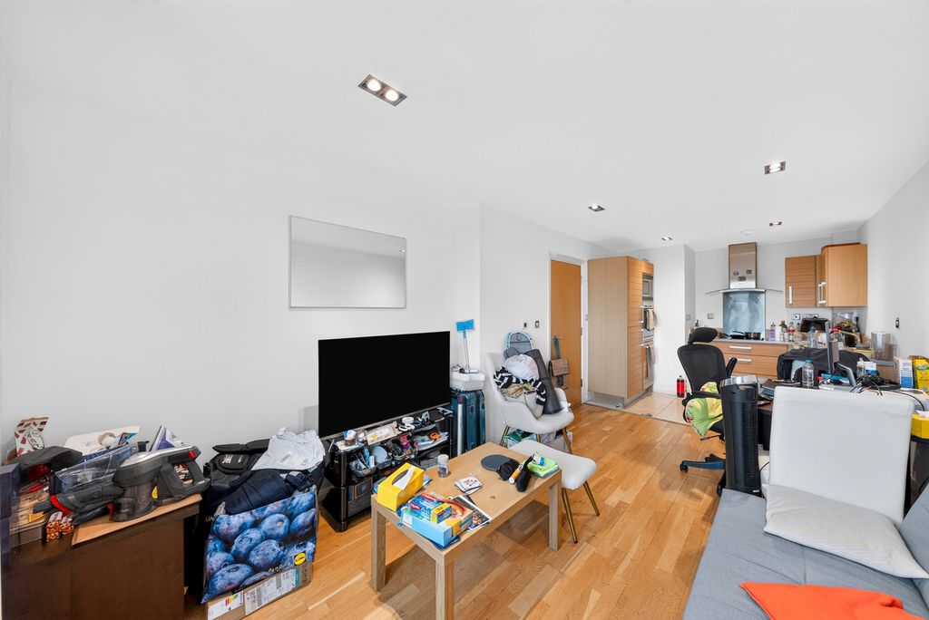 Property photo 1 of 15 Reception/Kitchen