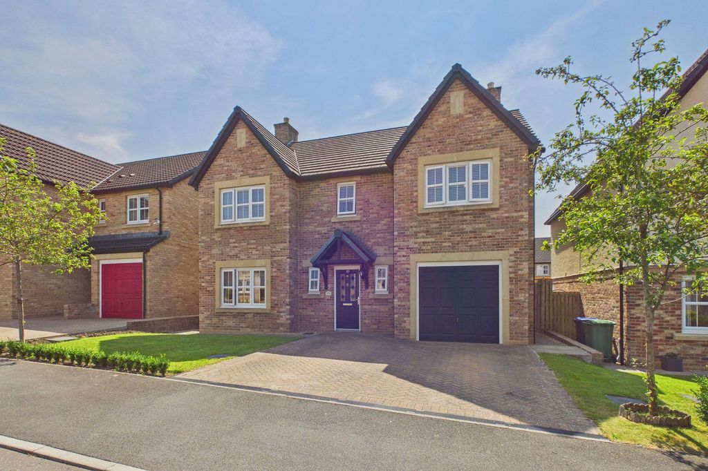 Property photo 1 of 32