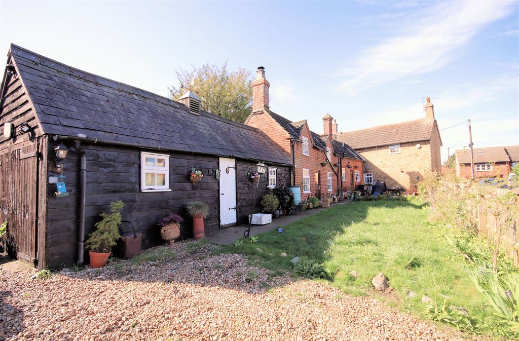 Property photo 2 of 17 Rear Garden