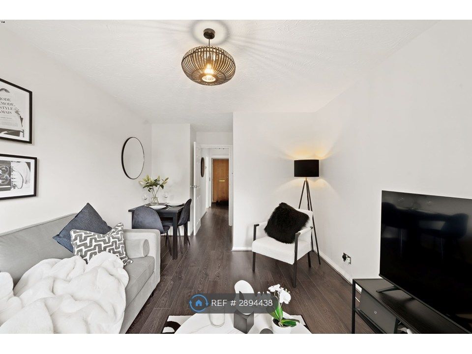 Property photo 2 of 13 Interior Designed Lounge