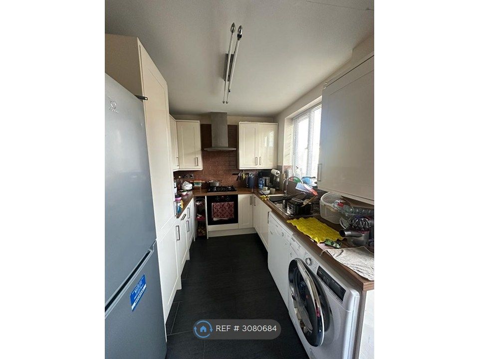 Property photo 3 of 10 Kitchen View 1