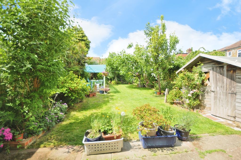 Property photo 2 of 17 Photo