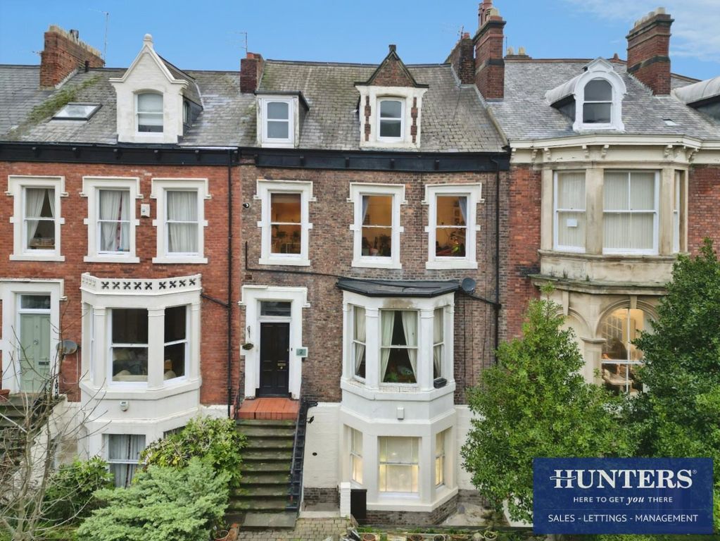 Property photo 1 of 17 External