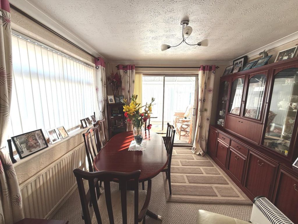 Property photo 3 of 15 Dining Room.Jpg