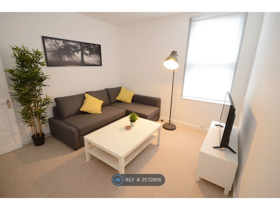 Property photo 1 of 6 Living Room