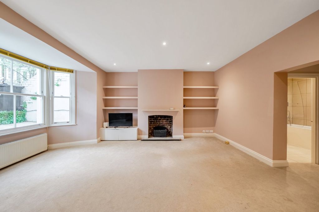 Property photo 3 of 8 Picture No. 05