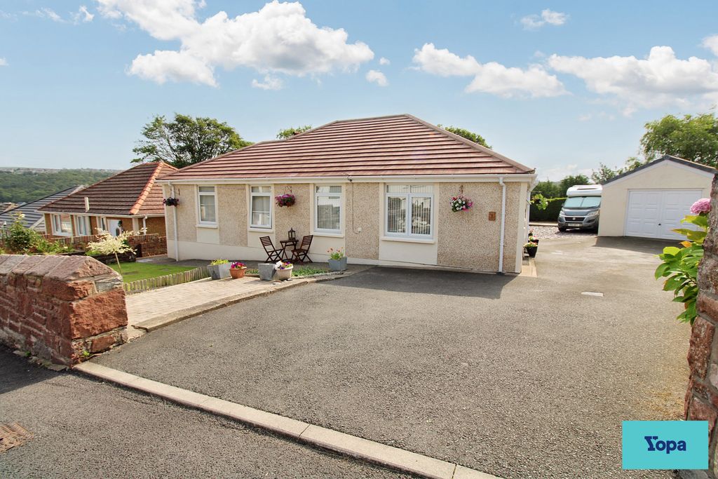 Property photo 1 of 25 Monkwray Brow