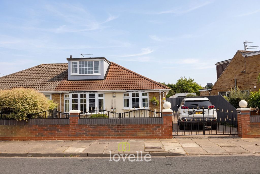 Property photo 1 of 32