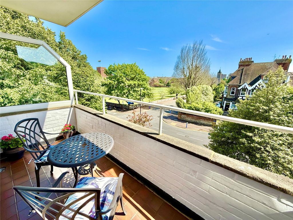 Property photo 2 of 19 Picture No. 28