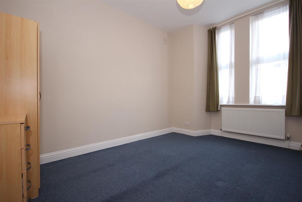 Property photo 3 of 4
