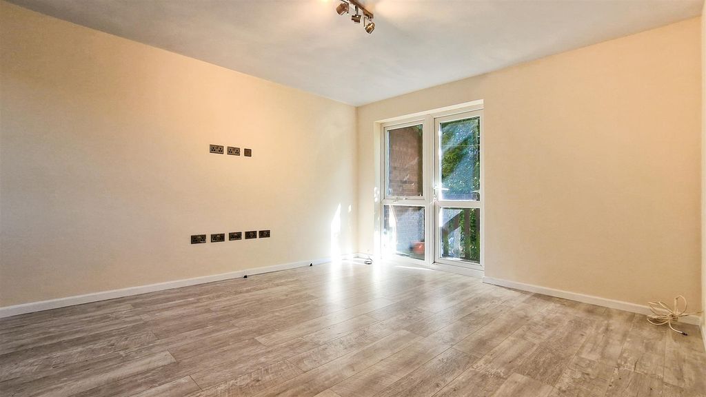 Property photo 3 of 5 20220614_171456-2.Jpg