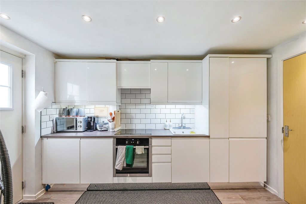 Property photo 3 of 16 Kitchen