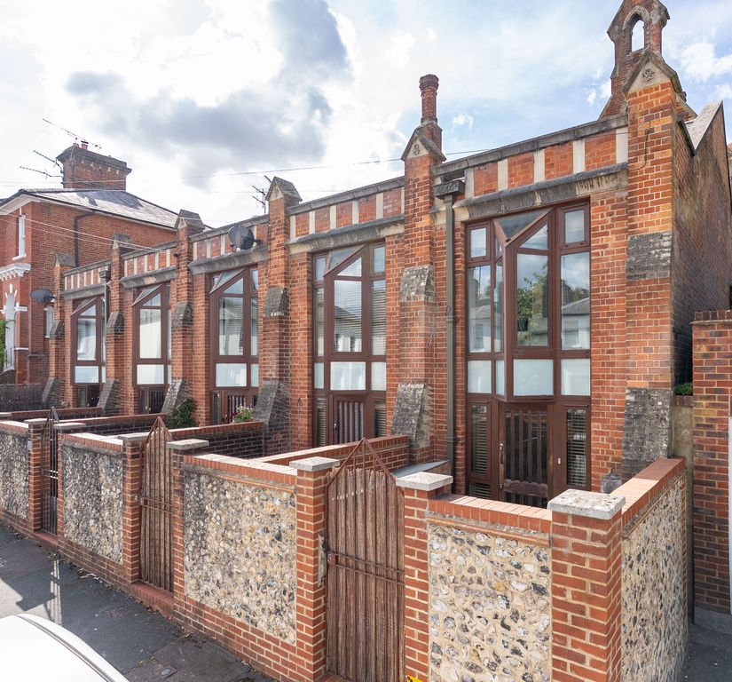 Property photo 1 of 9 Front Cropped 2