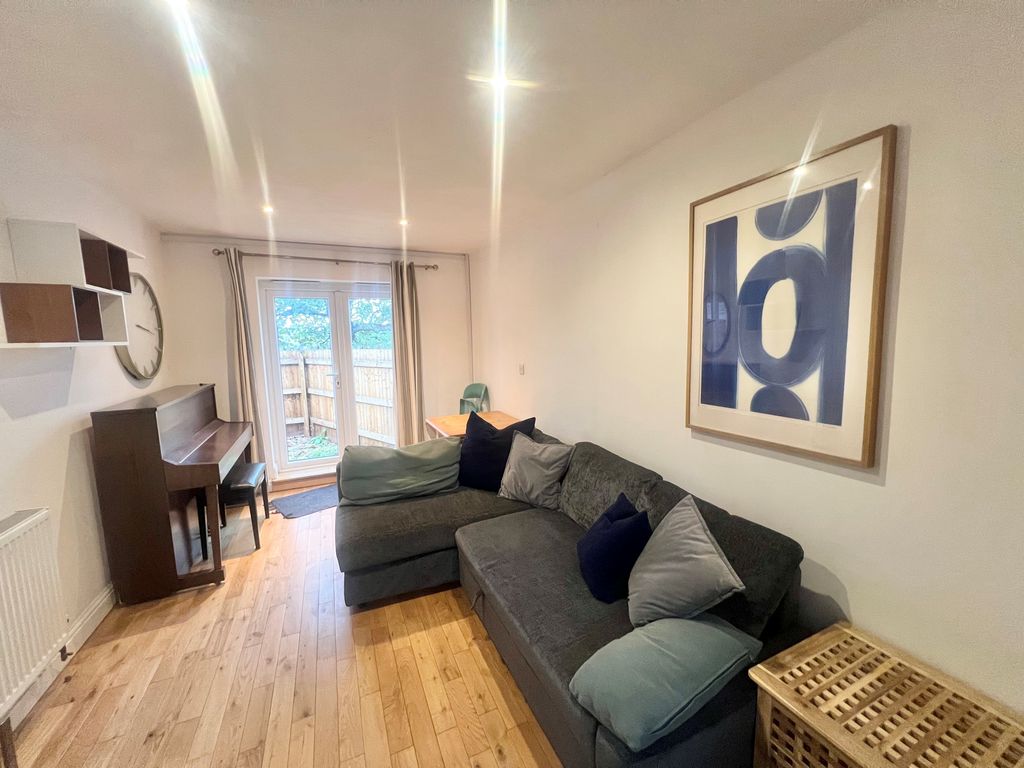 Property photo 1 of 5