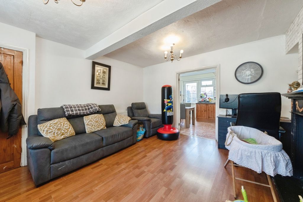 Property photo 3 of 13 Pbox-Img.Jpg
