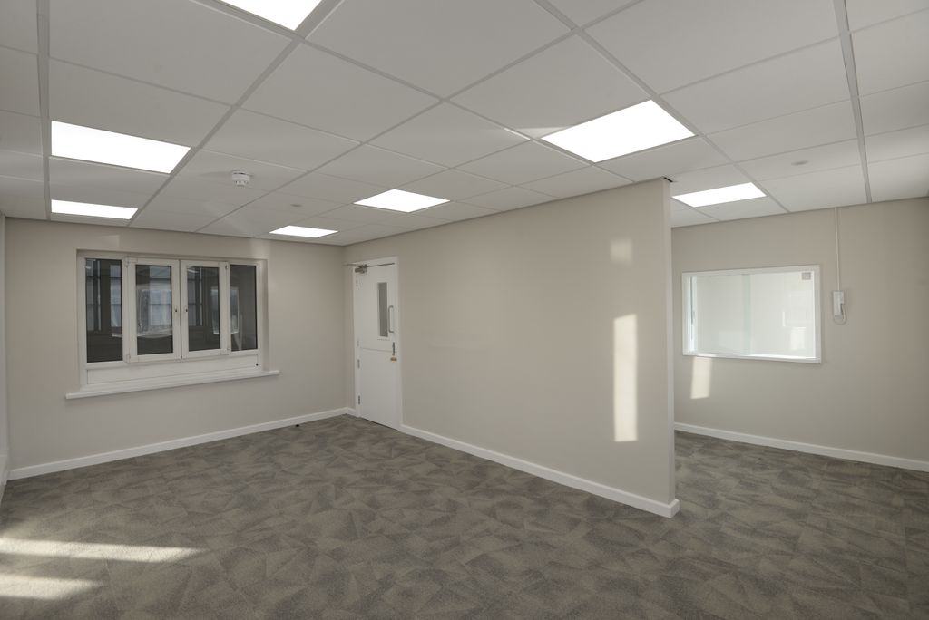 Property photo 3 of 4 Office Space 