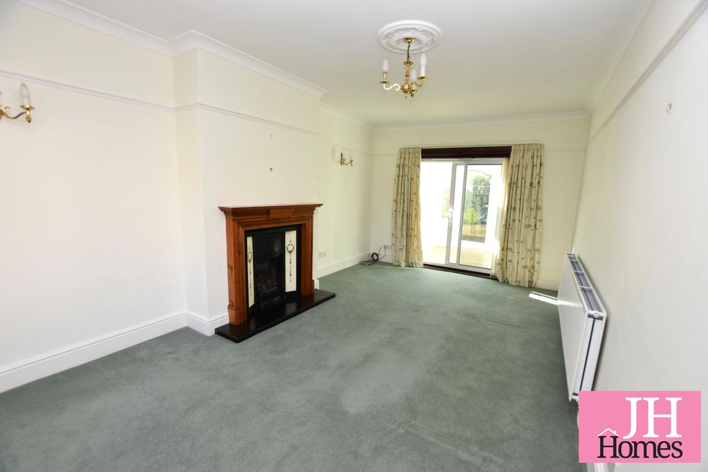 Property photo 2 of 21