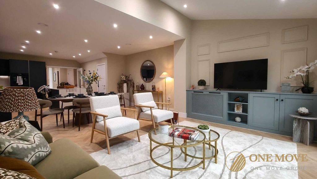 Property photo 1 of 33