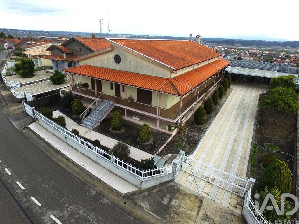 Property photo 1 of 27