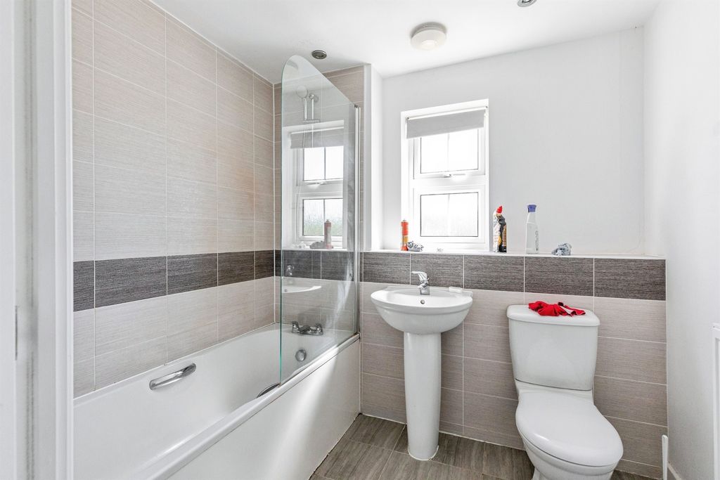 Additional image 18 of 2 bed flat for saleNina Carroll Way, Kettering NN15