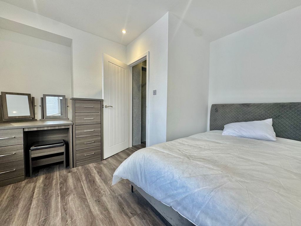 Property photo 2 of 12 Image