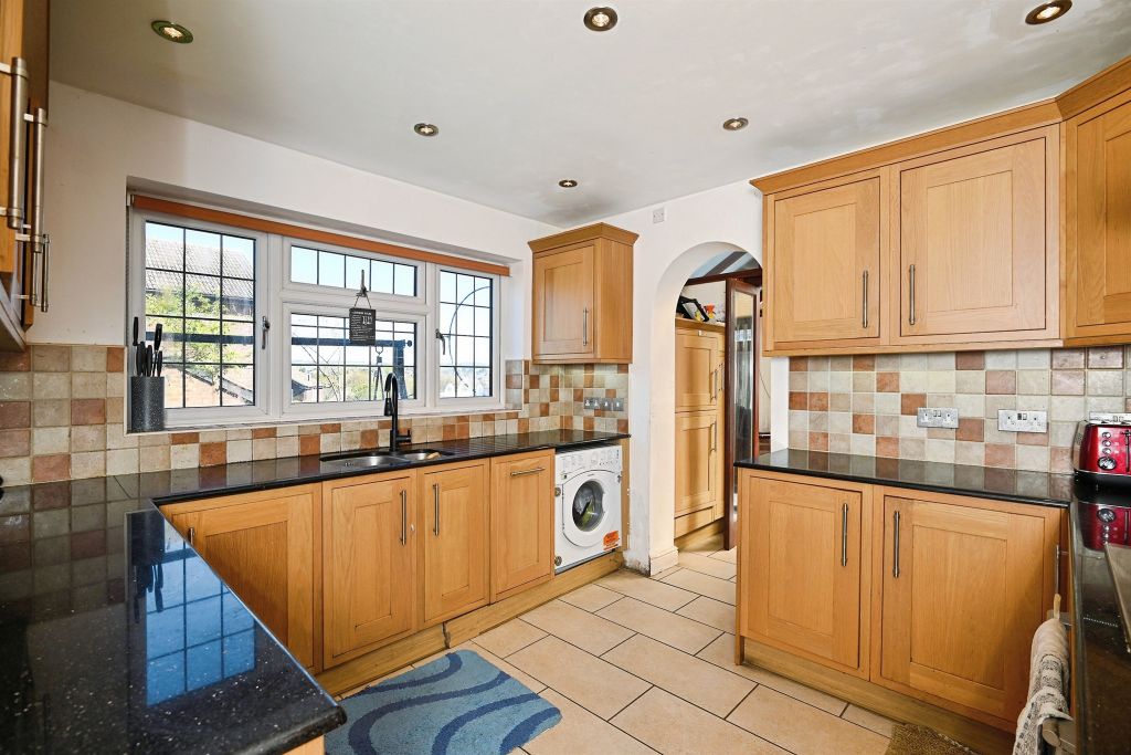 Property photo 3 of 18