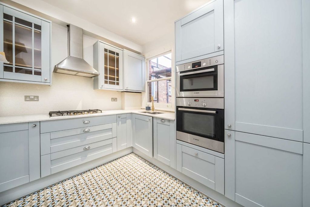 Property photo 3 of 5