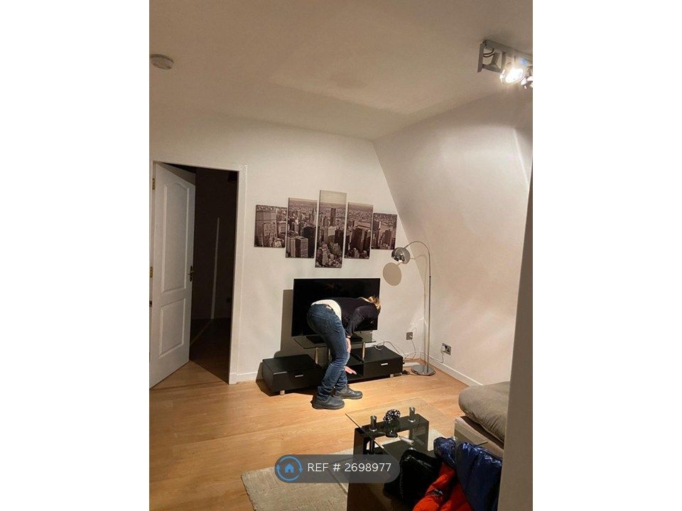 Property photo 2 of 7 Lounge Side 2