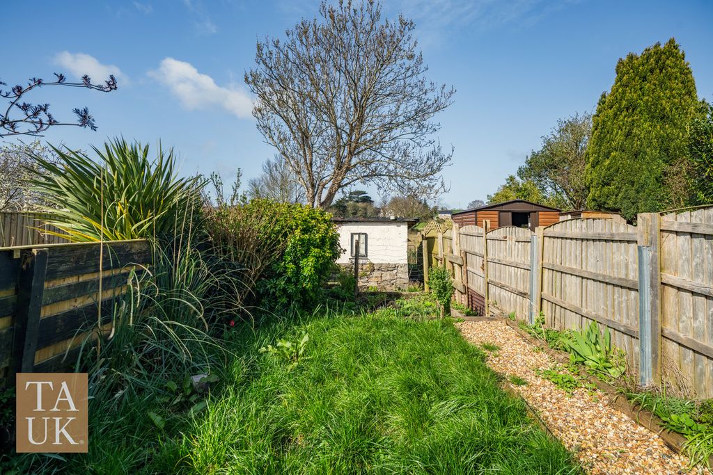 Property photo 3 of 20