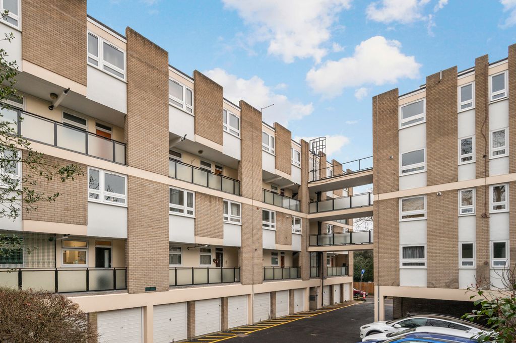 Property photo 2 of 12 Picture No. 10