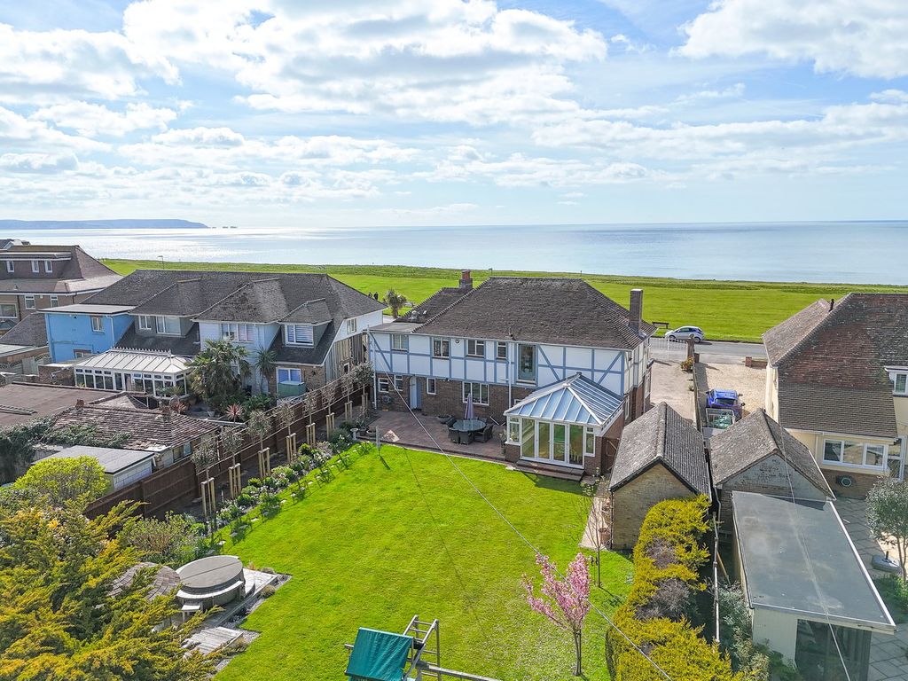 Property photo 1 of 24