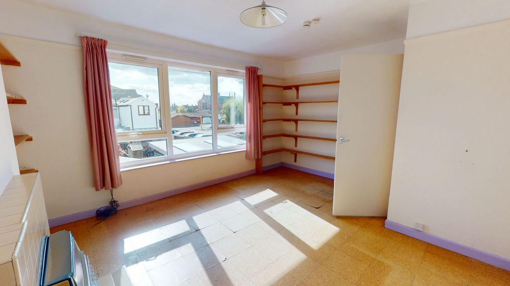 Property photo 2 of 13 09302025_154407