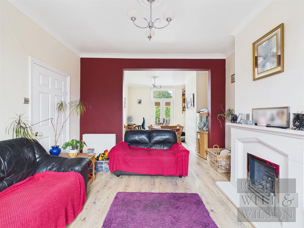 Property photo 3 of 25