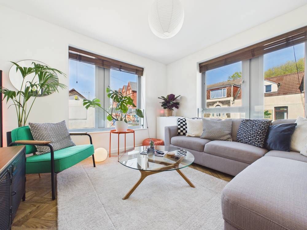 Property photo 1 of 12 Giraffe360-Still019