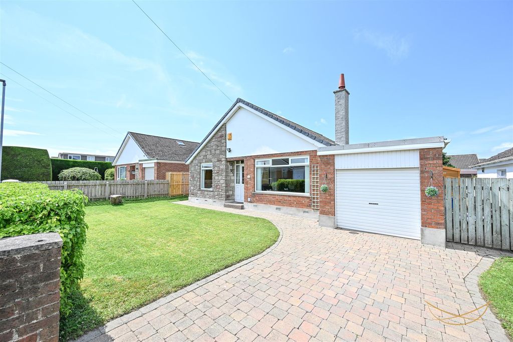 Property photo 2 of 33 Dhp-5.Jpg