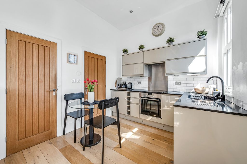 Property photo 3 of 14 5425122