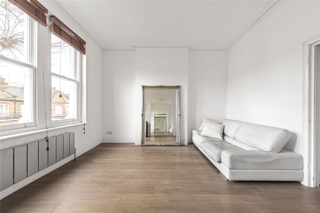 Property photo 3 of 9 Picture No. 17