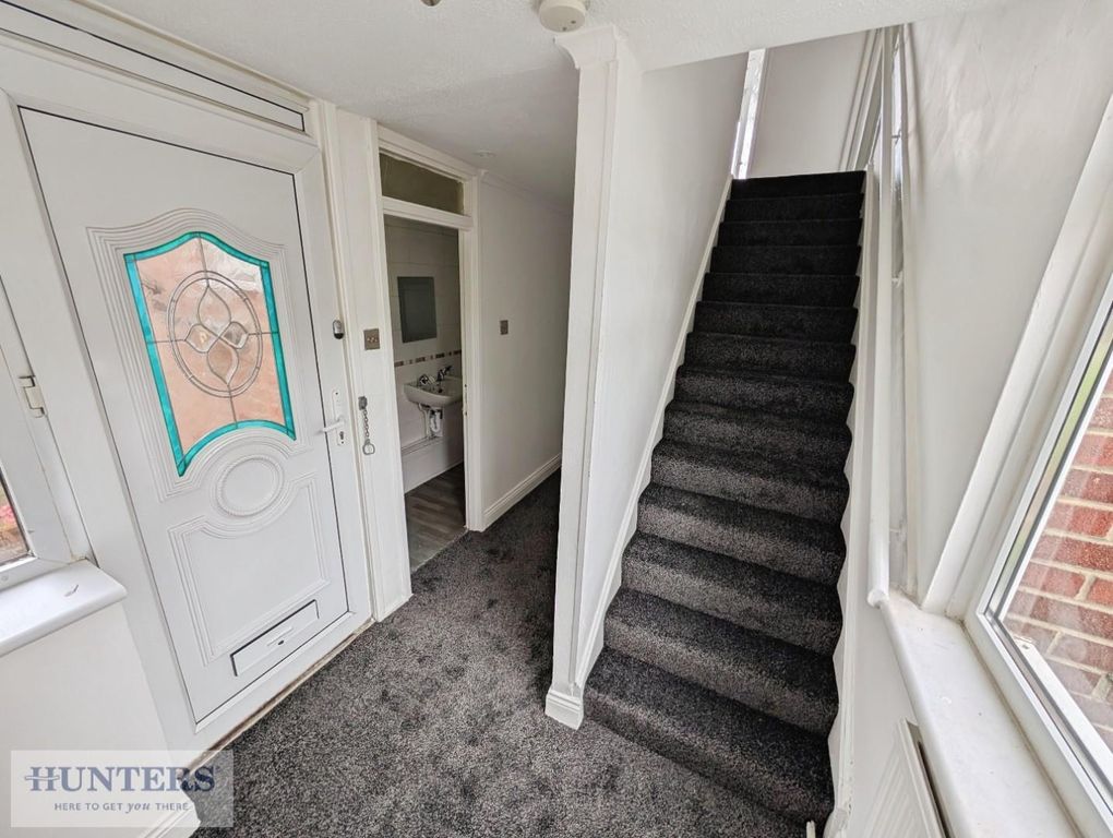 Property photo 3 of 13 Entrance Hallway