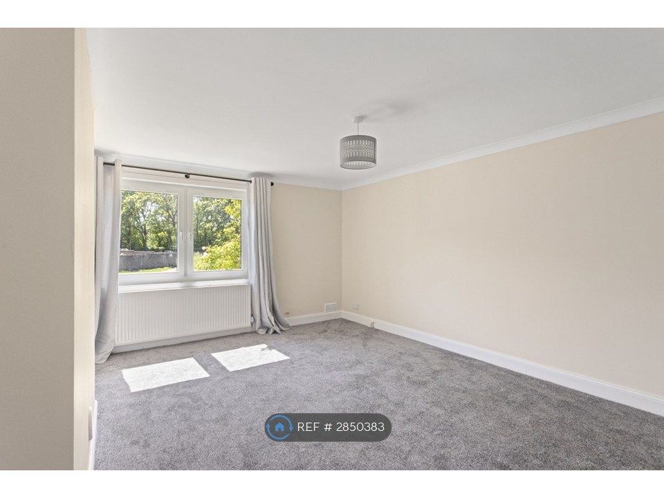 Property photo 3 of 14 Living Room