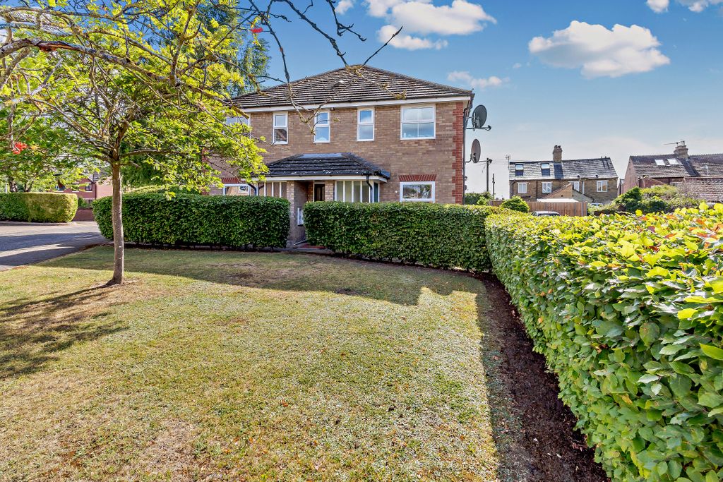 Property photo 1 of 6 8656088-Exterior04-800.Jpg