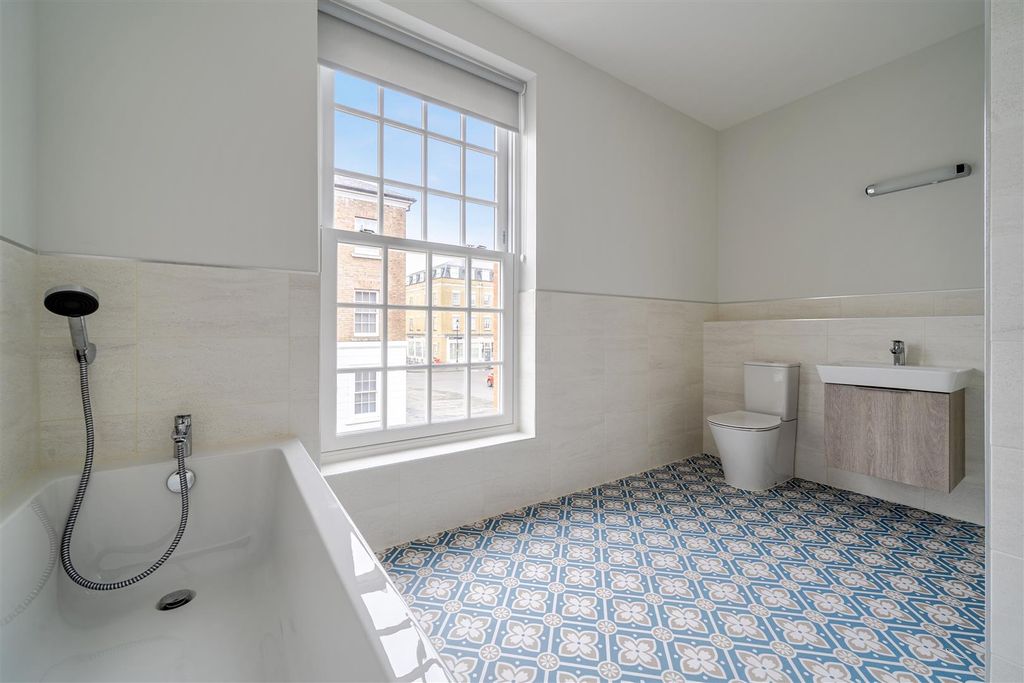 Property photo 2 of 13 Family Bathroom