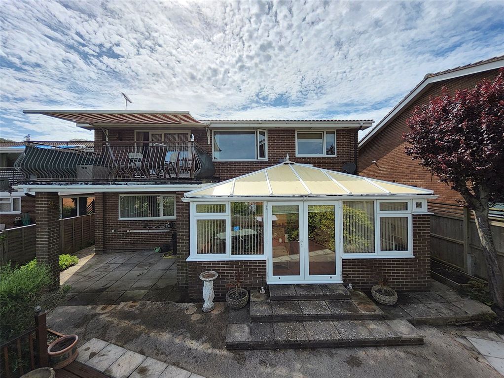 Property photo 2 of 23 Picture No. 27