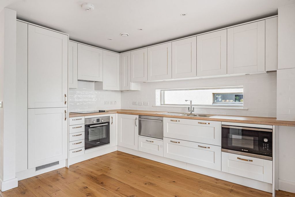 Property photo 2 of 16 Kitchen